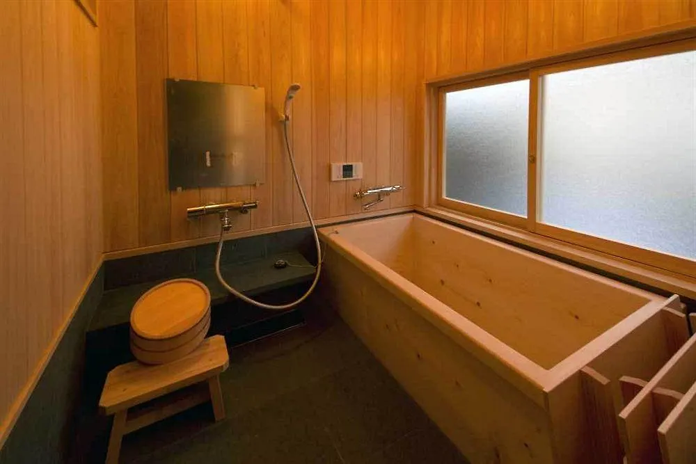 Itsutsuji-An Machiya Inn Kyoto 0*,  Japan