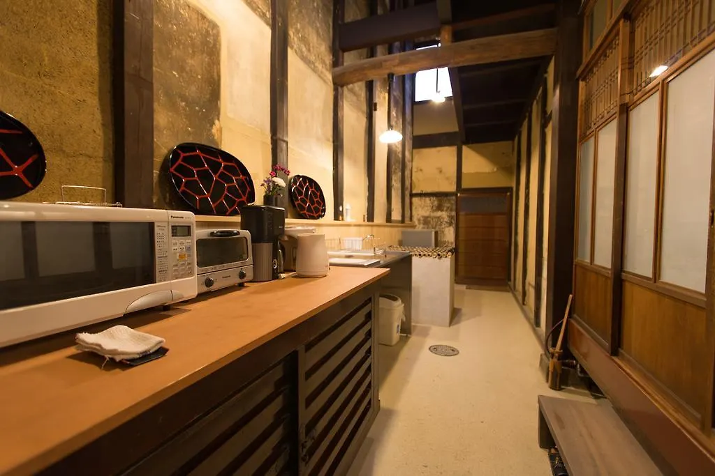 Itsutsuji-an Machiya Inn Kyoto 0*,  Japan
